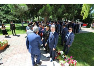 Bolu’da Protokol Üyeleri Bayramlaştı