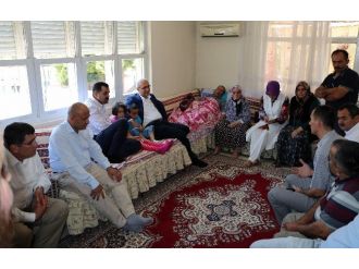 Ak Parti’den En Yaşlı Üyelere Ziyaret