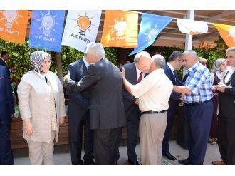 Ak Parti Ailesi Bayramlaştı