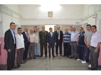 Mahkumların Kaymakamdan İlginç İsteği