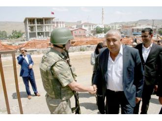 Çat Belediye Başkanı Hikmet Kılıç, Bayramı Dolu Dolu Geçiriyor