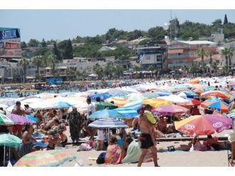 Altınkum Plajı’nda Bayram Yoğunluğu