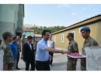 Vefalı Çataklılar Kaymakamlarını Uğurladı