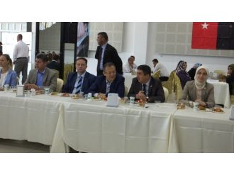Körfezdeki Ak Partililer Burhaniye’de Bayramlaştı