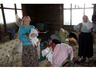 Ayan Ailesinin Çifte Bayramı