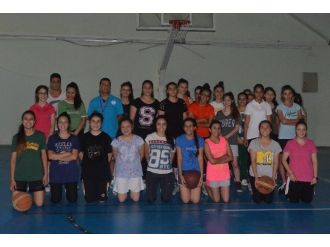 Basketbol İl Spor Merkezine 350 Öğrenci Katılıyor