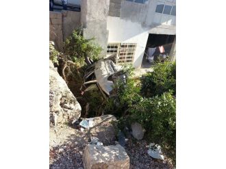 Otomobil Şarampole Düştü: 3 Yaralı