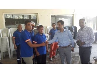 Temizlik İşçileri Cumhuriyet Altınıyla Ödüllendirildi