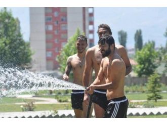 Kayserisporlu Futbolcular Böyle Serinledi