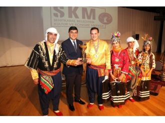 Şehitkamilli Halkoyuncular Türkiye Şampiyonası Sahnesinde Yarışacak