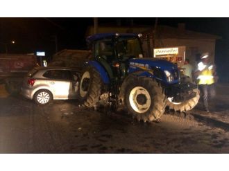 Ereğli’de Otomobil İle Traktör Çarpıştı: 3 Yaralı