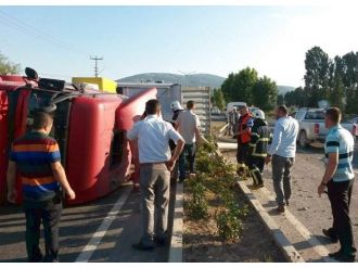 Kütahya’da Tır Devrildi: 1 Yaralı