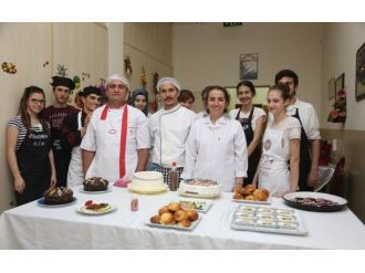 Genç Aşçılar İş Başında