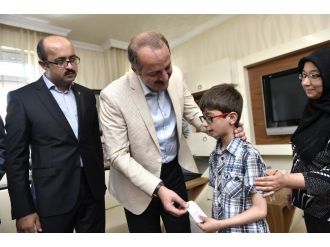 Başkan Akgül Minikleri Sevindirdi