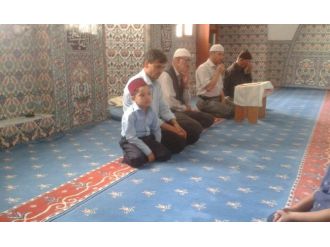 6 Yaşındaki Minik Ömer Kayra Ağlattı