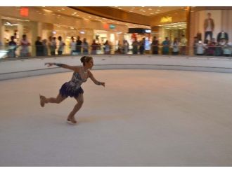 Buz Pistinde Fırtına Gibi Estiler