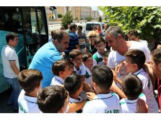 Büyükşehirin Minikleri Kıbrıs’a Uğurlandı