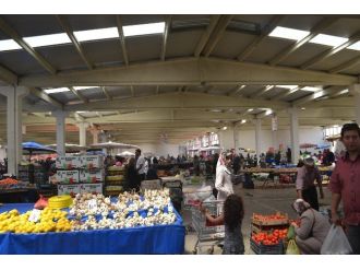 Bayram Dönüşü Halk Pazarı Bomboş