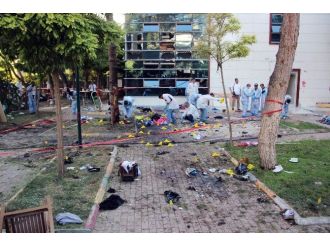 Polis, Patlamanın Olduğu Yerde Delil Aradı