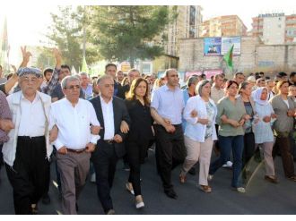 Diyarbakır’da ’Suruç’ Yürüyüşü