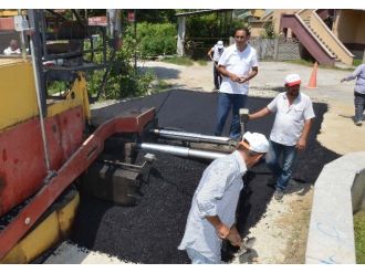 Düzce’de Mahallelerin Asfalt Eksikleri Tamamlanıyor