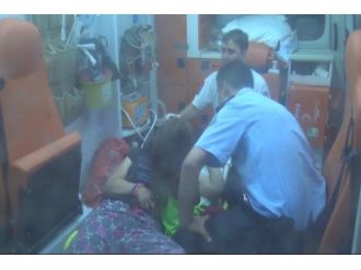 Sinir Krizi Geçiren Kadın Güçlükle Sakinleştirildi