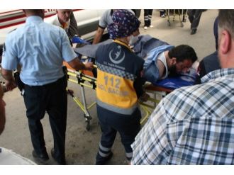 Babasını Bıçaklayan Genç, Biber Gazıyla Etkisiz Hale Getirildi