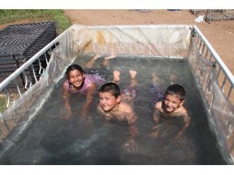 Kamyonet Kasası Havuzu Oldu