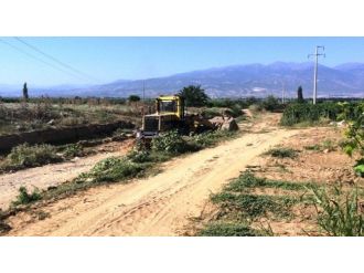 Yağmurda Bozulan Yollar Düzeltiliyor