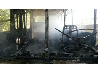 Malatya’da Park Halindeki Midibüs Yandı