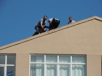 İntihar Girişimini Polis Engelledi