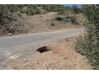 Tunceli’de Yol Kenarına Döşenen 120 Kiloluk Bomba İmha Edildi