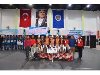 Silifke Belediyesi Halk Oyunları Ekibi Türkiye Finalinde Yarışacak