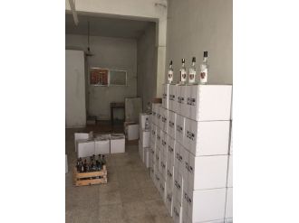 İzmir’de Bin 492 Adet Sahte İçki Ele Geçirildi