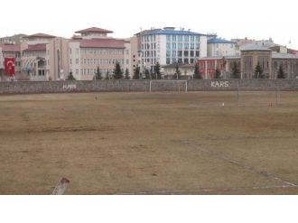 Yıkılan Stadyumun Yapımı Yılan Hikayesine Döndü