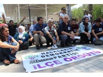 Suruç’taki Saldırıyı Oturarak Protesto Ettiler