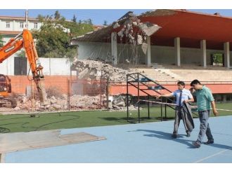 Kemal Köksal Stadı 67 Yıl Sonra Yıkılıyor
