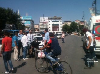 Malatya’da Motosikletle Otomobil Çarpıştı: 1 Yaralı