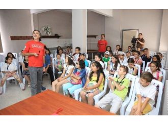 Yaz Okulu Öğrencileri Akut İle Buluştu