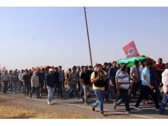 Patlamada Ölen İki Suruçlu Defnedildi