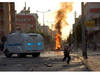 Adıyaman’daki ’Suruç’ Protestosunda Olaylar Çıktı
