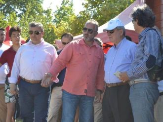 Başkan Karaosmanoğlu Mavi Bayraklı Plajı Ziyaret Etti