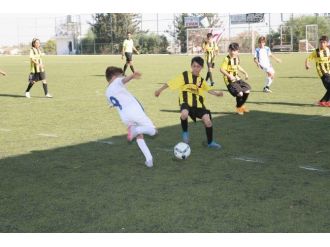 Kırşehirli Gençler Uluslar Arası Futbol Tecrübesi Kazanıyor