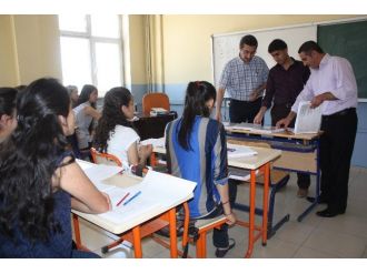 Tatillerini Öğrenerek Geçiriyorlar