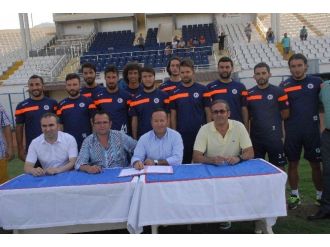Fethiyespor İç Transferde 11 Futbolcuya İmza Attırdı