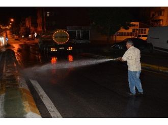 Körfez Caddeleri Temizleniyor