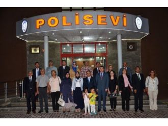 Tayini Çıkan Vali Yardımcıları Ve Kaymakamlara Veda