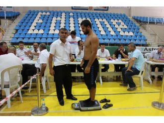 Kırkpınar Yağlı Güreşleri Öncesi Pehlivanların Kayıtları Başladı