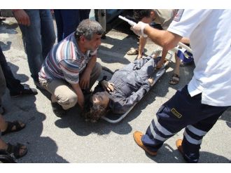 Minibüs İle Otomobil Çarpıştı: 5 Yaralı