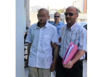 Hırsız, Odasına Girdiği Genç Kız Uyanınca Kaçtı